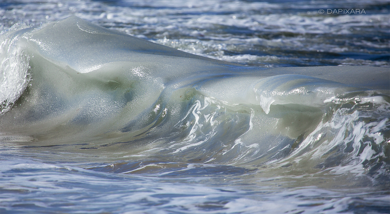 Slush Waves Cape Cod. Photographer Dapixara.