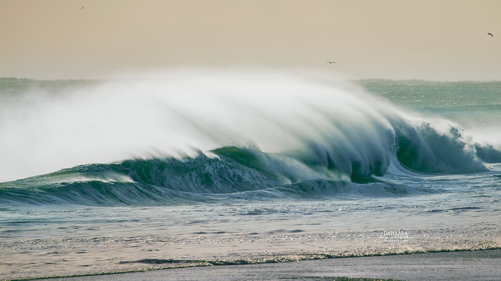 Look at those angry waves at Nauset beach today! Dapixara photography https://dapixara.com