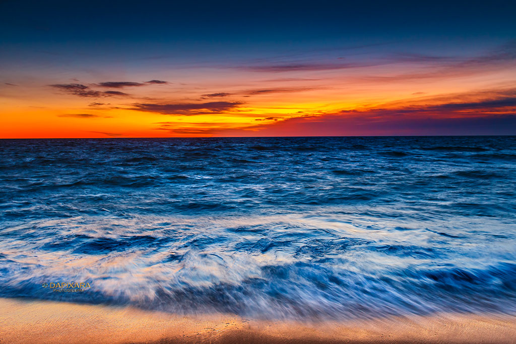 Astounding Ocean sunrise! © Dapixara photography.