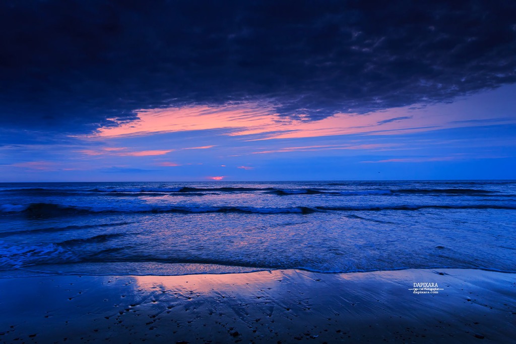 Today's blue crush sunrise at Coast Guard beach ( Easatham, MA ) Cape Cod National Seashore. © Dapixara Cape Cod today.