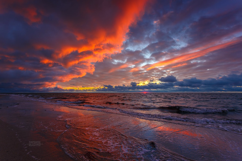 Today's sunset with all the bells and whistles from Wellfleet Cape Cod National Seashore. Great Island, Wellfleet sunset. December 5, 2016. Photo by Dapixara https://dapixara.com