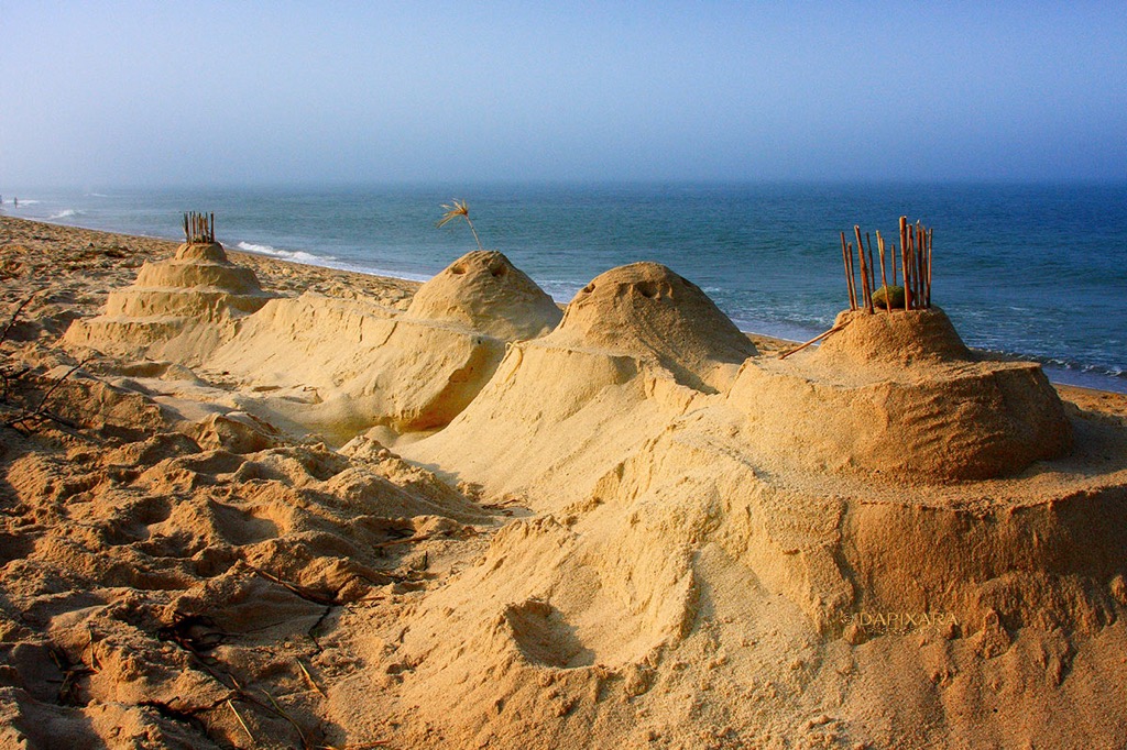 cape cod sand castle. Sand castle, Beachcomber beach, Wellfleet. Dapixara Cape Cod blog.