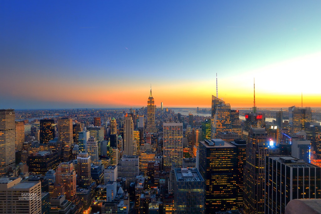 New York City skyline - sunset over Empire State Building. Dapixara photography https://dapixara.com