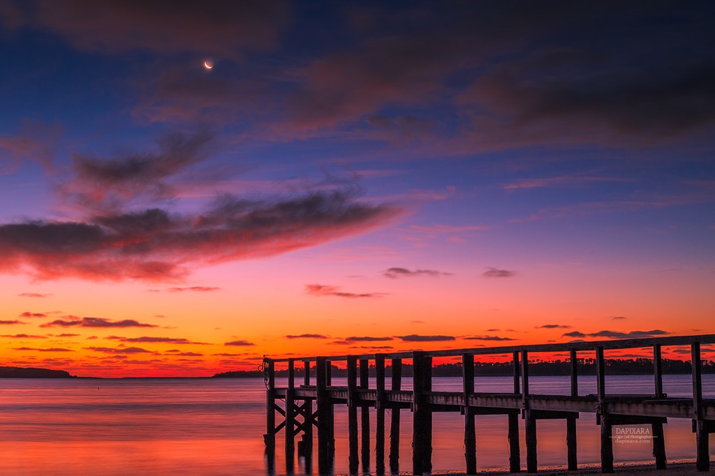 Monday sunrise and Moon to all! Pleasant Bay Orleans - Chatham - Harwich, Cape Cod. Photo by Dapixara https://dapixara.com