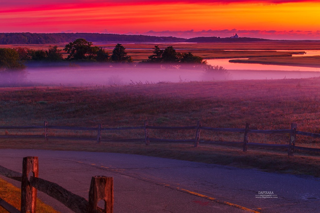 September fog and sunrise on Cape Cod National seashore. National parks of Massachusetts. Photo: Dapixara https://dapixara.com